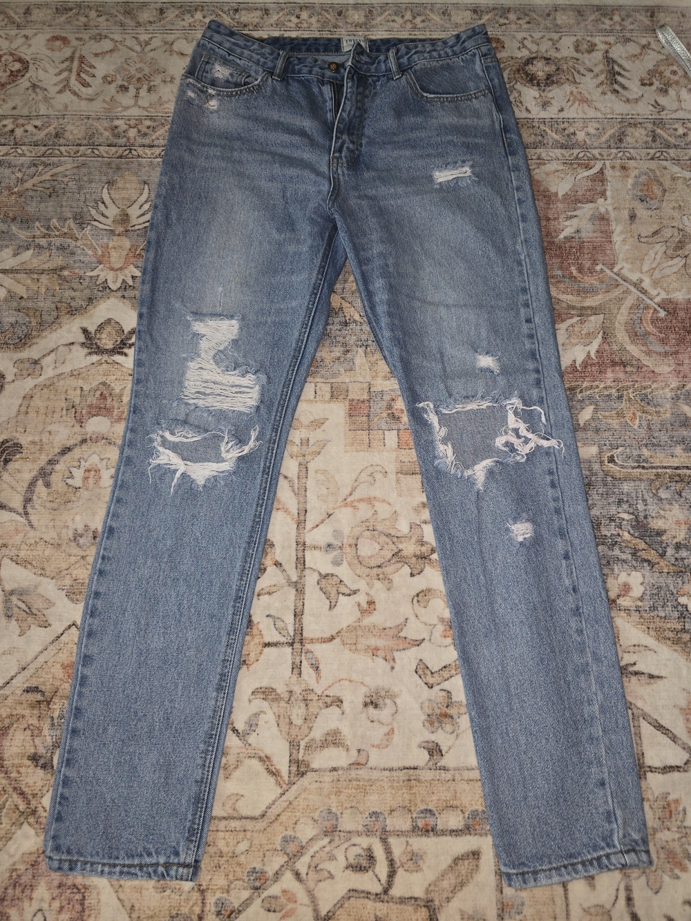 Women's Straight-Leg Distressed Jeans